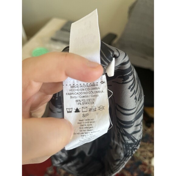 Zumba Cropped Abstract Leggings Women Small - Picture 6 of 6